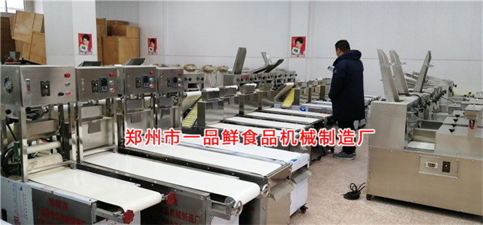 周口客戶(hù)在一品鮮設(shè)備展廳